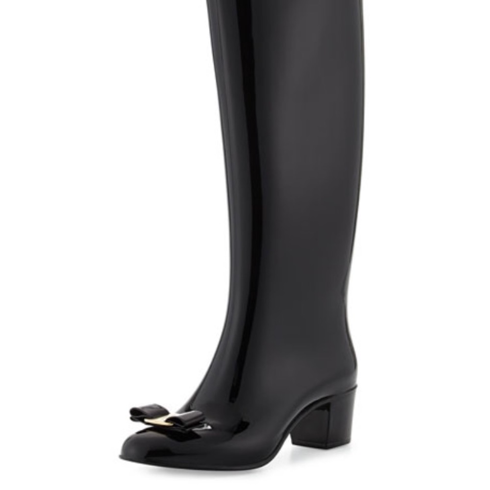 SOLD OUT Auth Ferragamo Nero bow rain boot